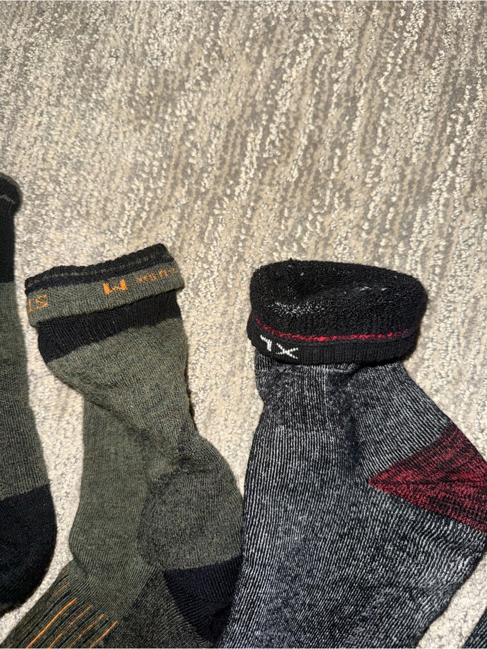 Darn tough wool socks medium and xl like new factory color defects - Picture 3 of 3